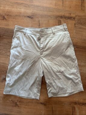 Nike Men's Cream  Golf Shorts- Classic Casual